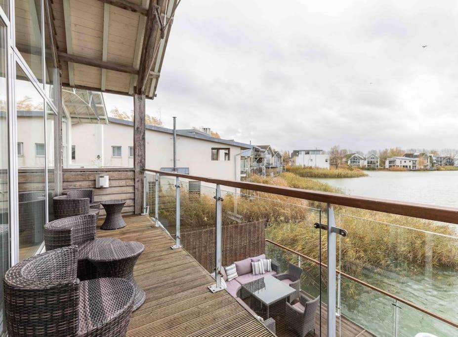 Otters Holt Villa Somerford Keynes Eksteriør bilde