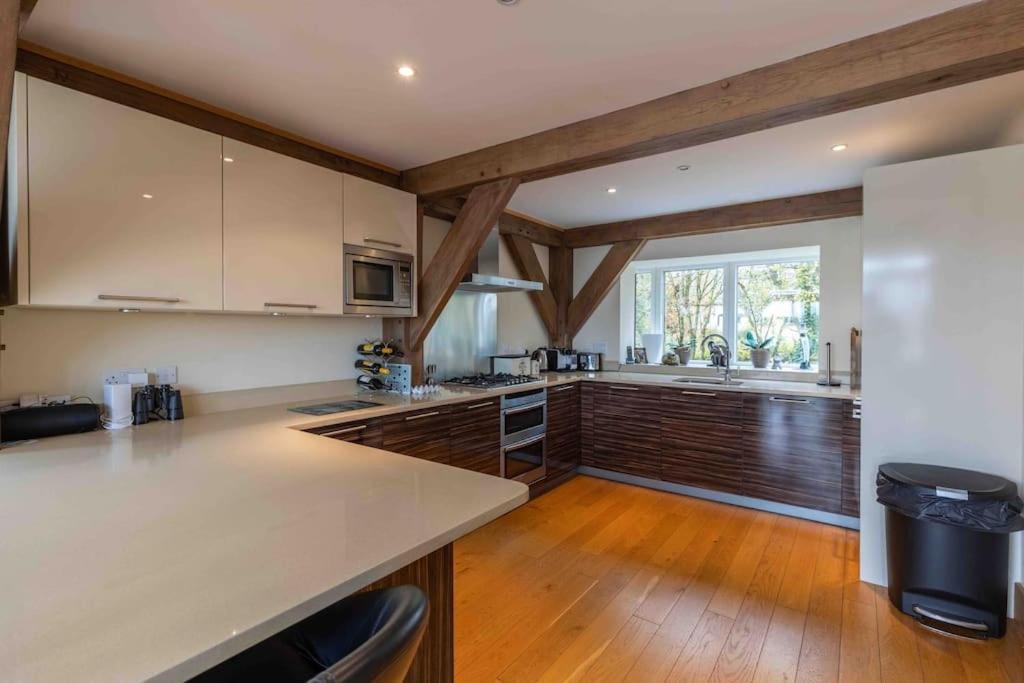 Otters Holt Villa Somerford Keynes Eksteriør bilde